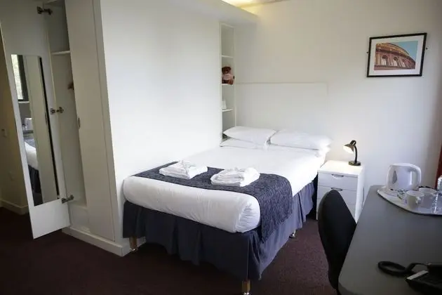 Tek Büyük Yataklı Oda