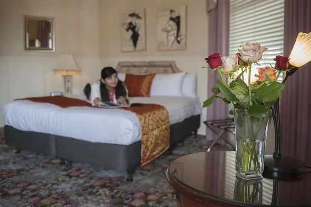 Oda (Estate Room)