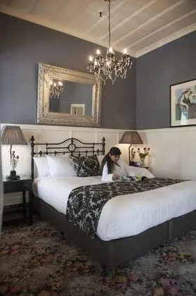 Oda (Estate Room)