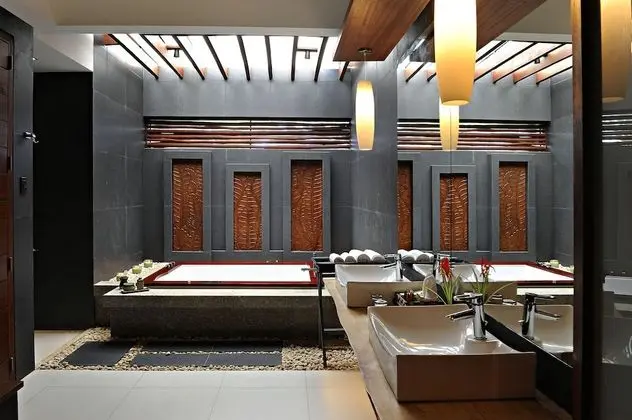 Tek Büyük Yataklı Oda (Pool)
