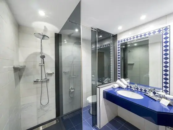 Tek Büyük Yataklı Oda, Balkon