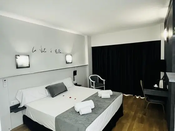 Büyük Yataklı Tek Kişilik Oda, Teras, Deniz Manzaralı