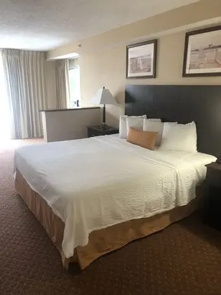 South  Building - Efficiency, King Jacuzzi