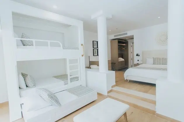 Family Club Junior Suite Swimout