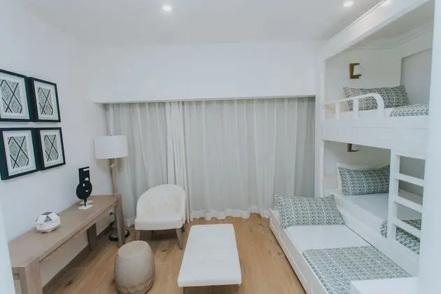Family Club Junior Suite Swimout