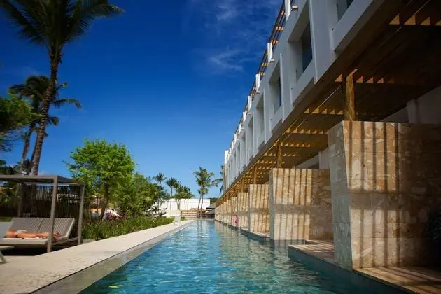 Family Club Junior Suite Swimout