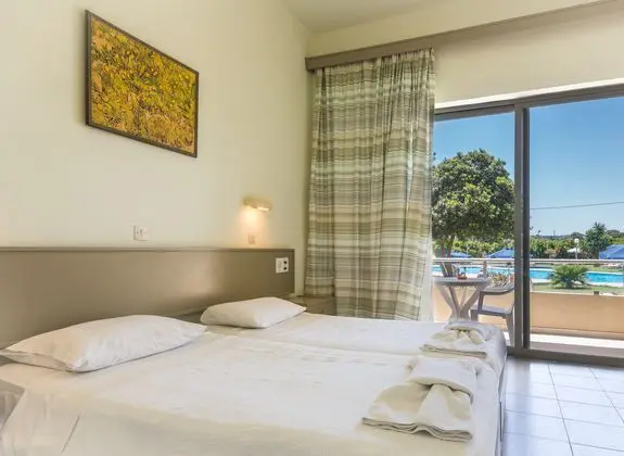 1 Çift Kişilik Veya 2 Tek Kişilik Yatak Garden View