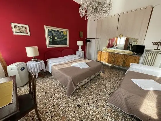 Honeymoon Oda, Ortak Banyo, Kanal Manzaralı