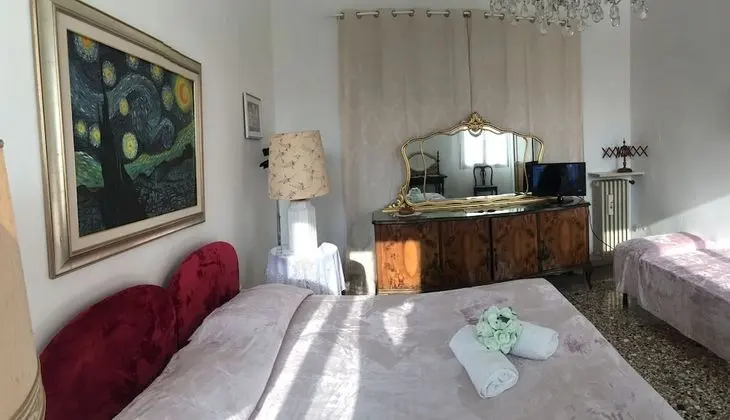 Honeymoon Oda, Ortak Banyo, Kanal Manzaralı