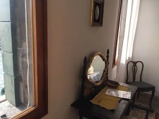 Honeymoon Oda, Ortak Banyo, Kanal Manzaralı