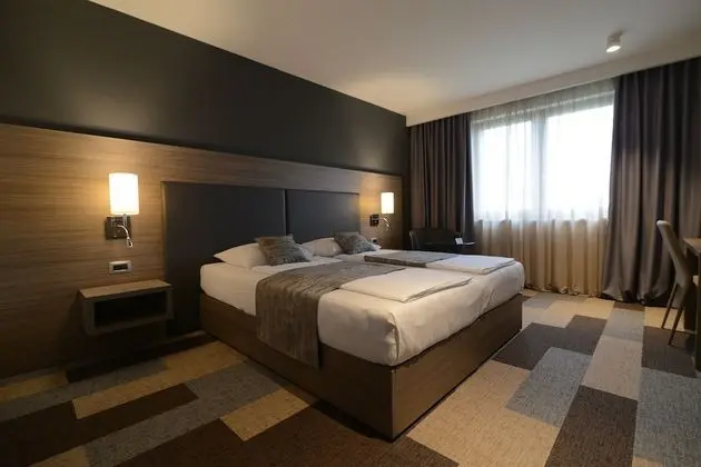 Deluxe Tek Büyük Yataklı Oda, 1 Büyük (Queen) Boy Yatak