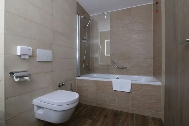 Deluxe Tek Büyük Yataklı Oda, 1 Büyük (Queen) Boy Yatak