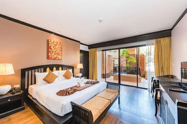 Premium Deluxe Pool Side Room