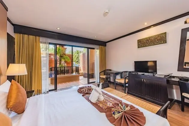 Premium Deluxe Pool Side Room