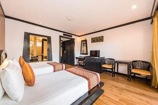 Premium Deluxe Pool Side Room
