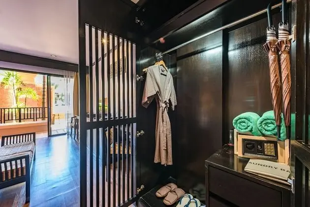 Premium Deluxe Pool Side Room