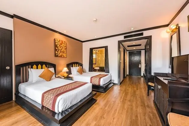 Premium Deluxe Pool Side Room