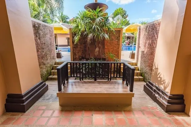 Premium Deluxe Pool Side Room
