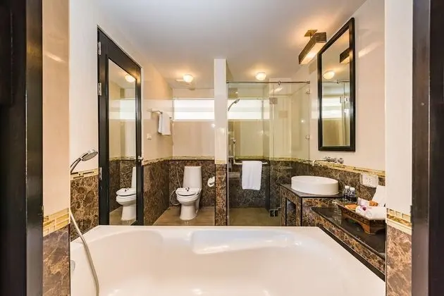 Premium Deluxe Pool Side Room