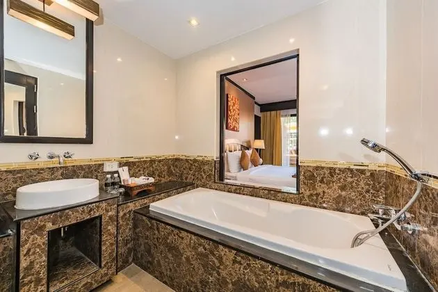 Premium Deluxe Pool Side Room