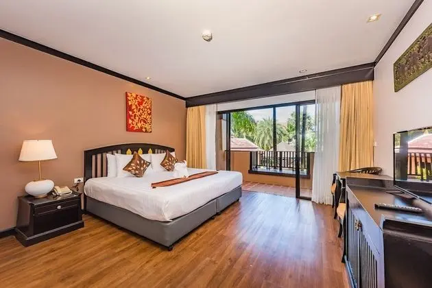Premium Deluxe Pool View Room