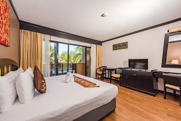 Premium Deluxe Pool View Room