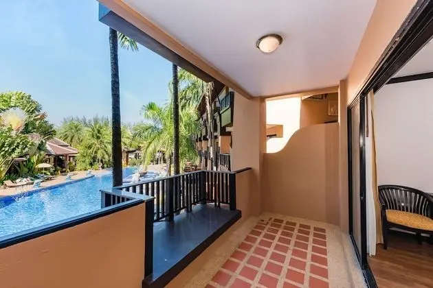 Premium Deluxe Pool View Room