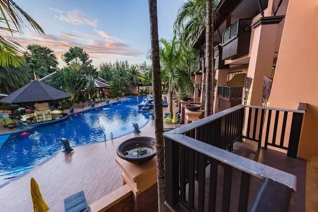 Premium Deluxe Pool View Room