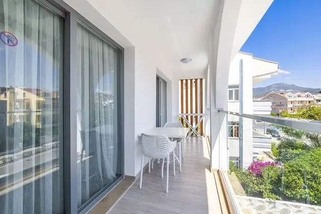 Standard Suite, City View