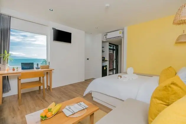 Deluxe Ocean Room