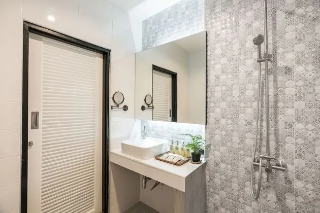 Deluxe Ocean Room