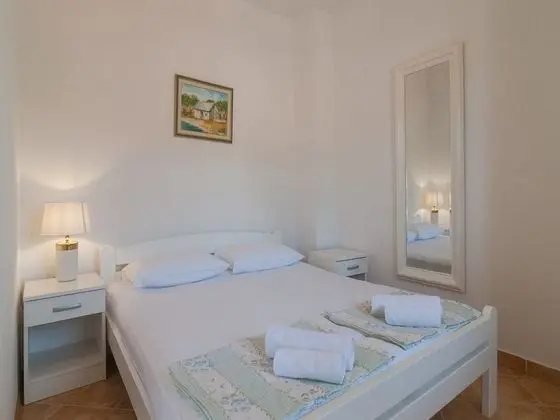 Villa (Seven Bedrooom Villa)