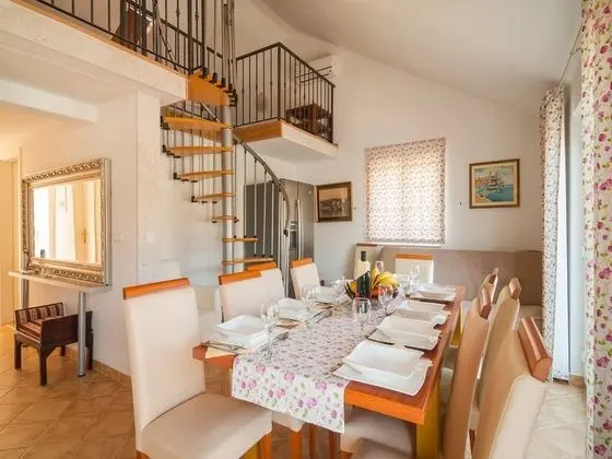 Villa (Seven Bedrooom Villa)