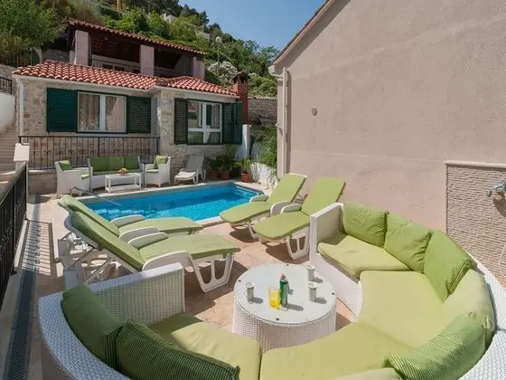 Villa (Seven Bedrooom Villa)