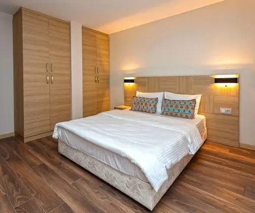 Grand Apartment, 3 Bedrooms, City View