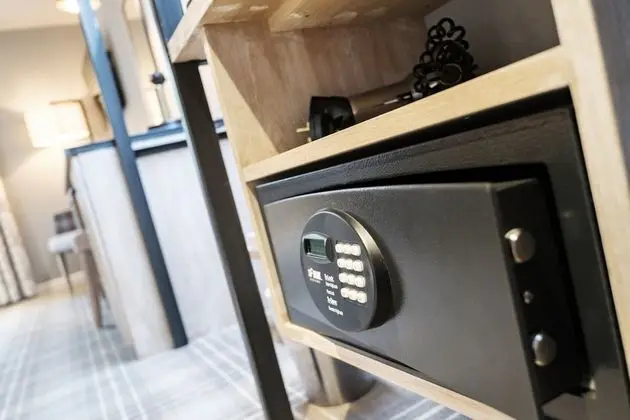 Deluxe Tek Büyük veya İki Ayrı Yataklı Oda (Shower)