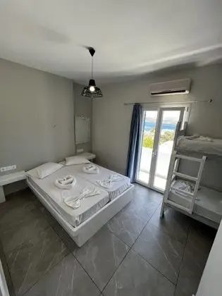 Dört Kişilik Oda, Deniz Manzaralı