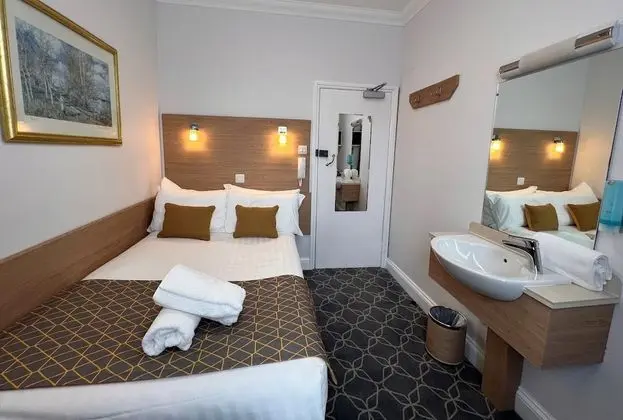 Basic Tek Büyük Yataklı Oda, Ortak Banyo
