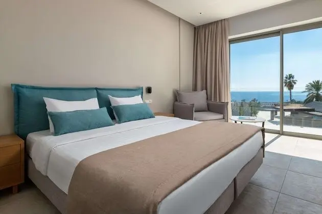 Tek Büyük veya İki Ayrı Yataklı Oda, Deniz Manzaralı