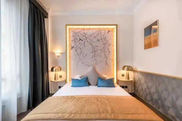 Classic Tek Büyük Yataklı Oda