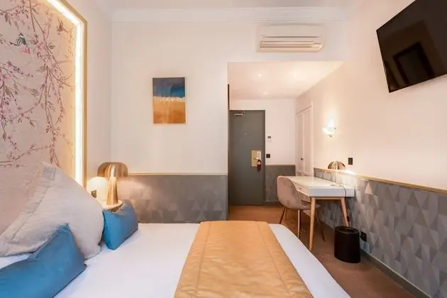 Classic Tek Büyük Yataklı Oda