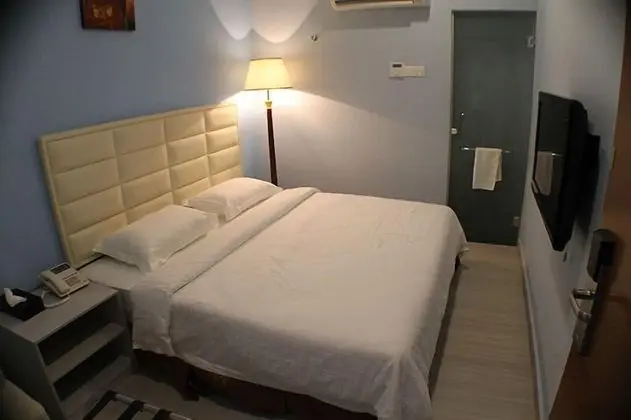 Standard Oda, 1 Büyük (Queen) Boy Yatak