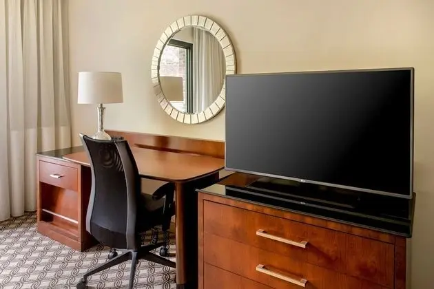 Oda, 1 En Büyük (King) Boy Yatak (Mobility/Hearing Accessible, Tub)