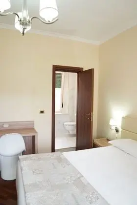 Comfort Tek Büyük veya İki Ayrı Yataklı Oda