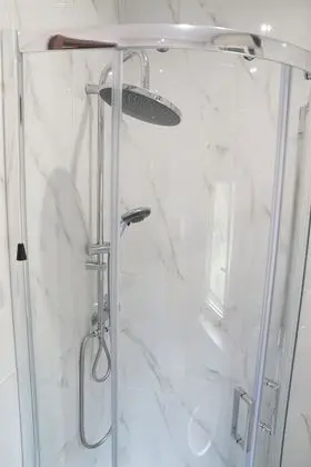 Comfort Tek Büyük veya İki Ayrı Yataklı Oda