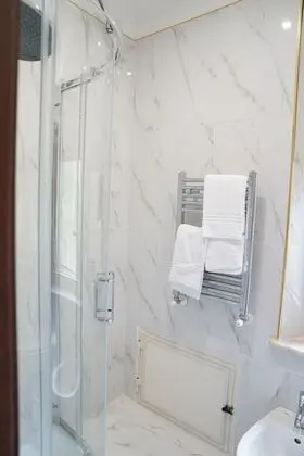 Comfort Tek Büyük veya İki Ayrı Yataklı Oda