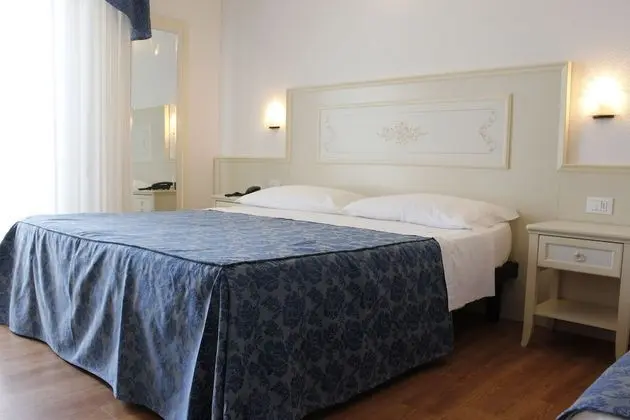 Oda, 1 Büyük (Queen) Boy Yatak (Flexible)