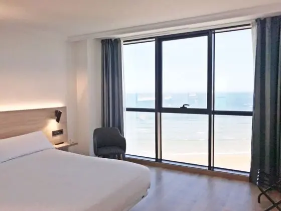 Superior Oda, 1 En Büyük (King) Boy Yatak, Plaj Manzaralı