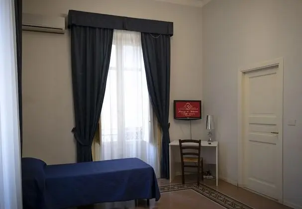 Üç Kişilik Oda
