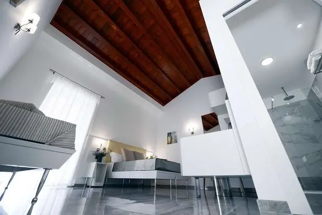 Deluxe Oda, Birden Çok Yatak, Sigara İçilmez, Balkon (Converts to 2 Twin Beds)